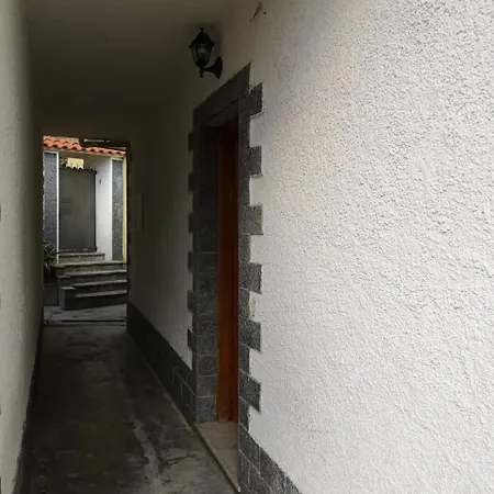Mercede 34 Small Villa