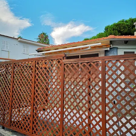 Mercede 34 Small Villa