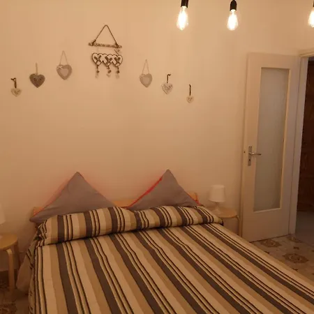 Mercede 34 Small Villa